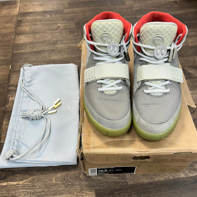 Nike Air Yeezy 2 Pure Platinum (USED)