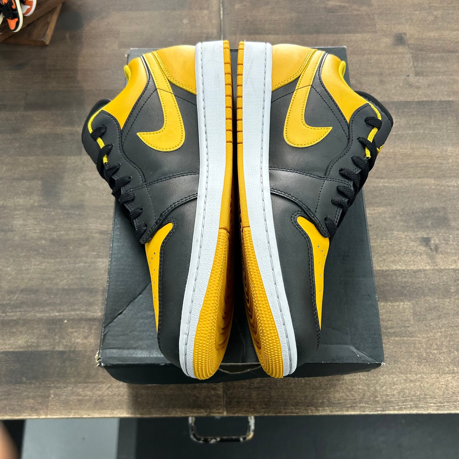 Yellow Ochre Jordan 1 Low (USED)