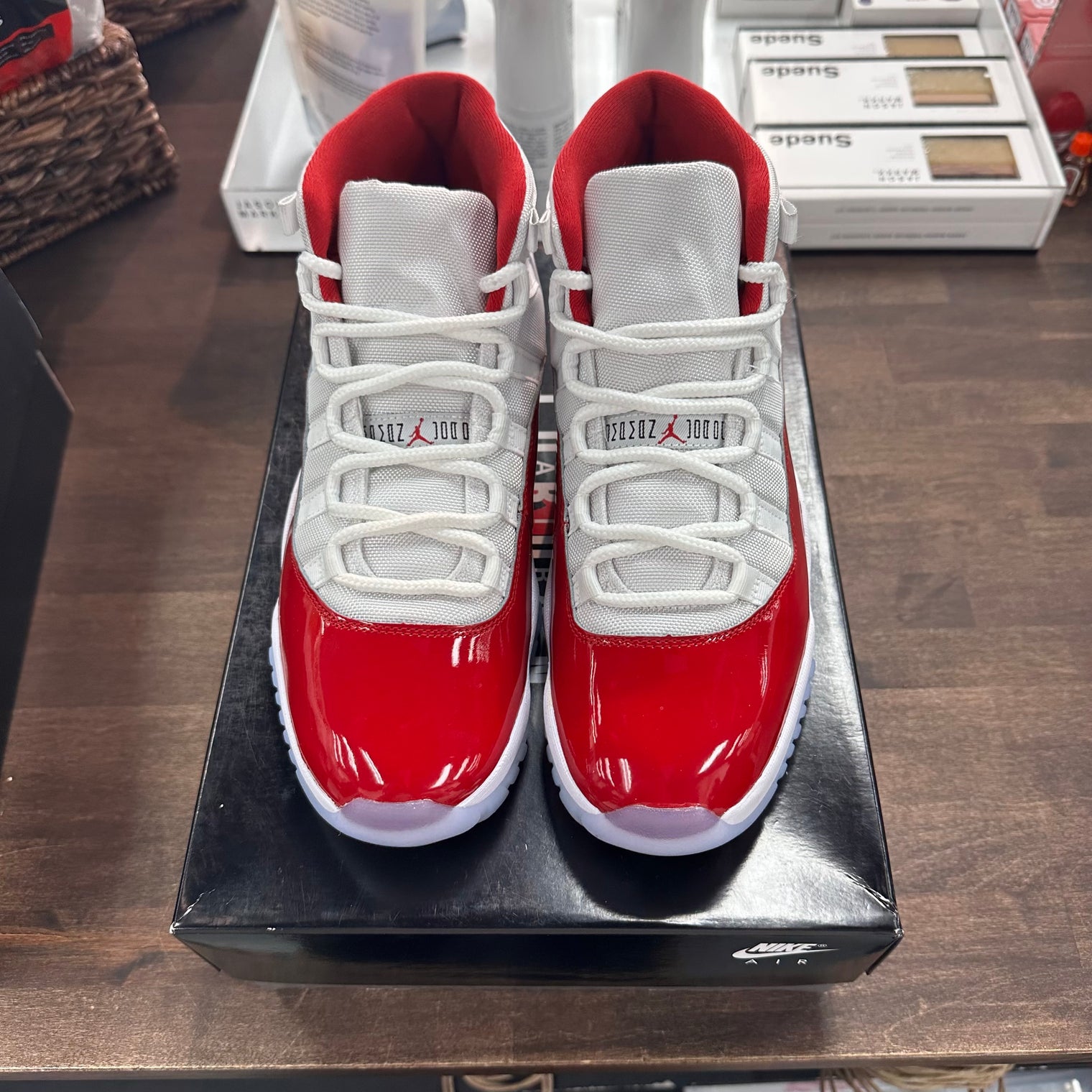 Cherry Jordan 11 (USED)