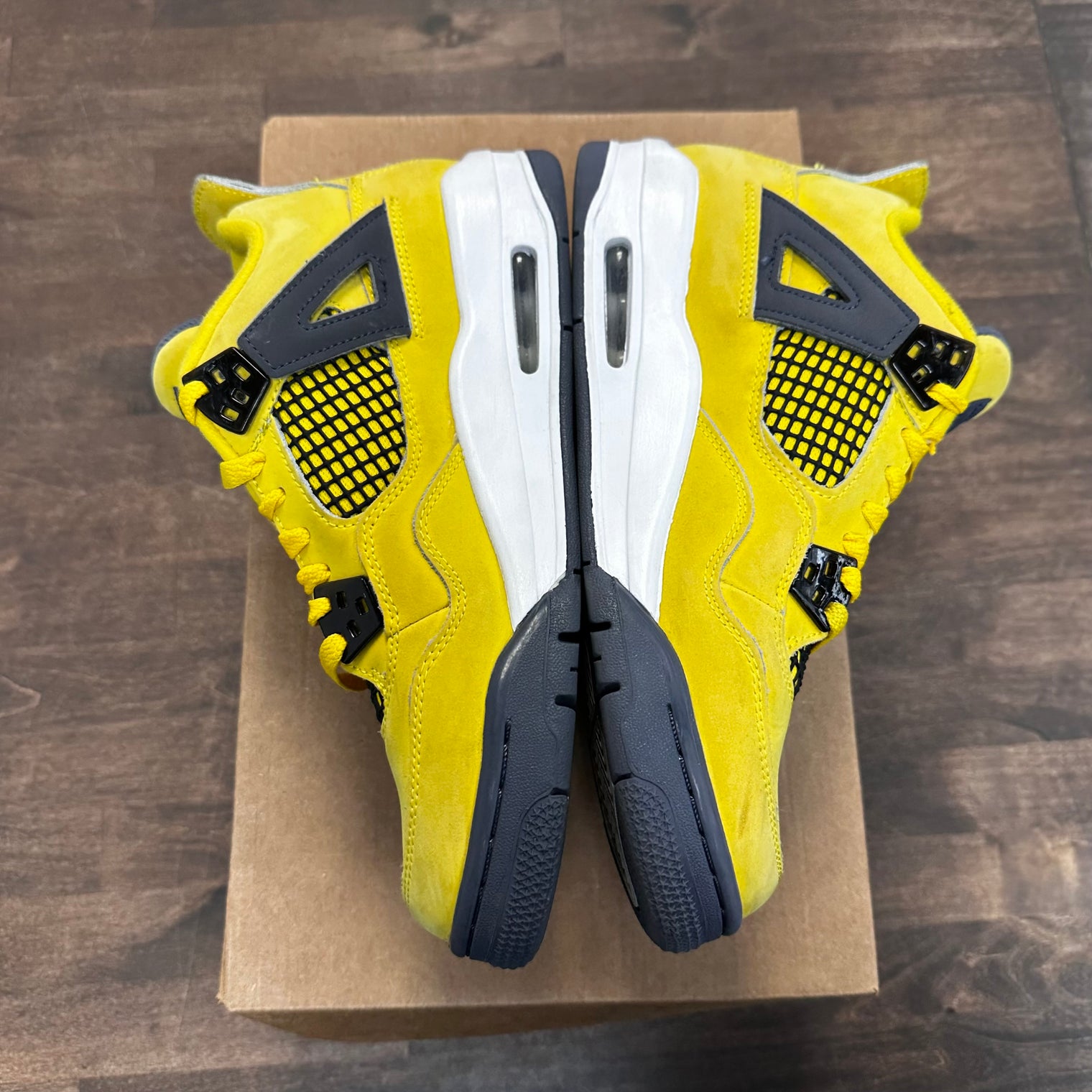 Lightning Jordan 4 (USED,No Box)