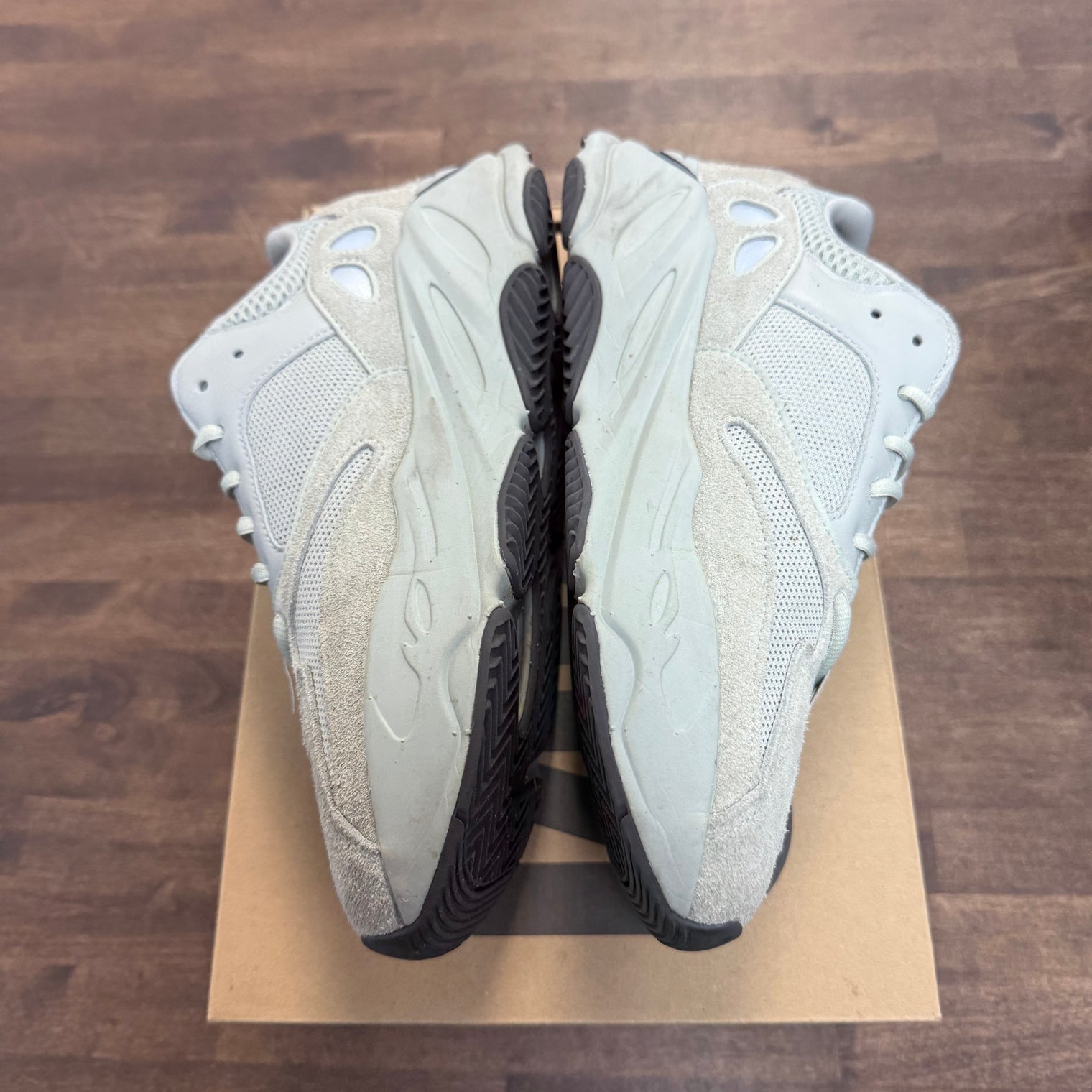 Salt Yeezy 700 (USED)
