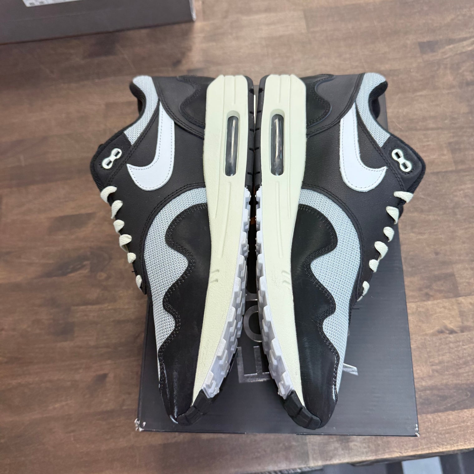 Patta Waves Black Air Max 1 (USED)