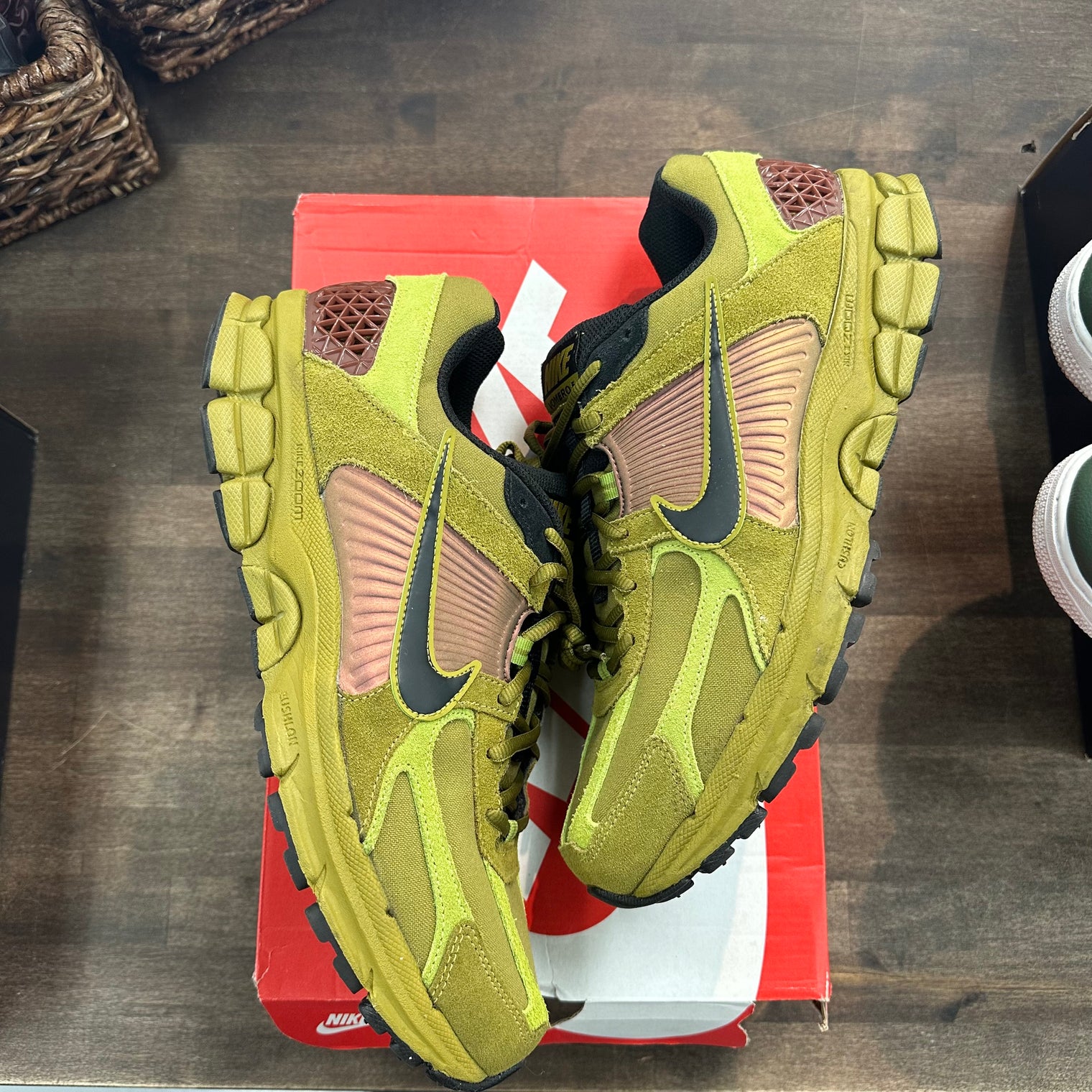 Pacific Moss Nike Zoom Vomero 5 (USED)