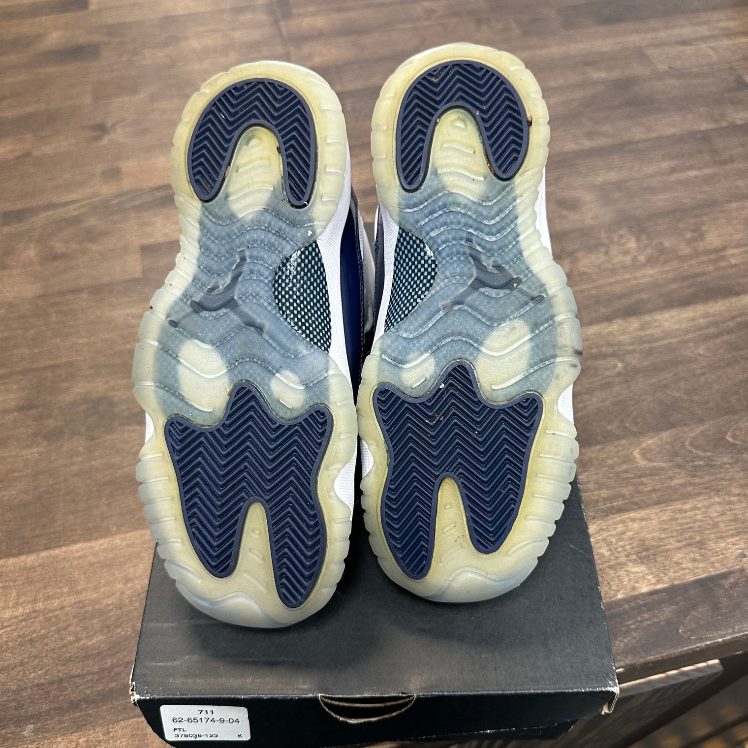 Win like 82 Jordan 11 (GS) (USED)