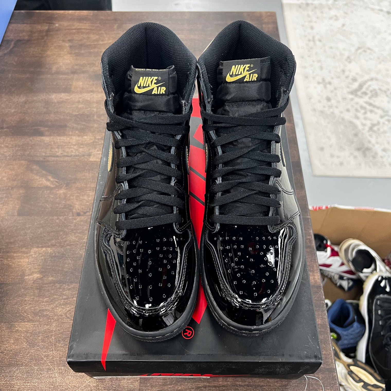 Black Metallic Jordan 1 High (USED)