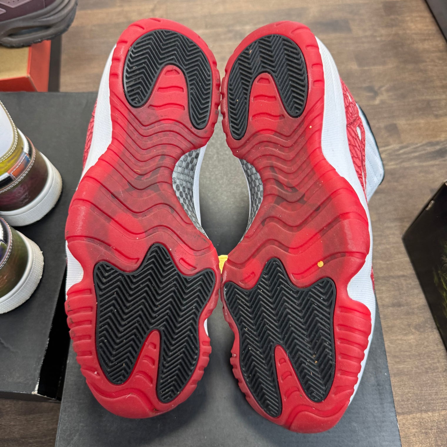 White Gym Red Jordan 11 Low IE (USED)