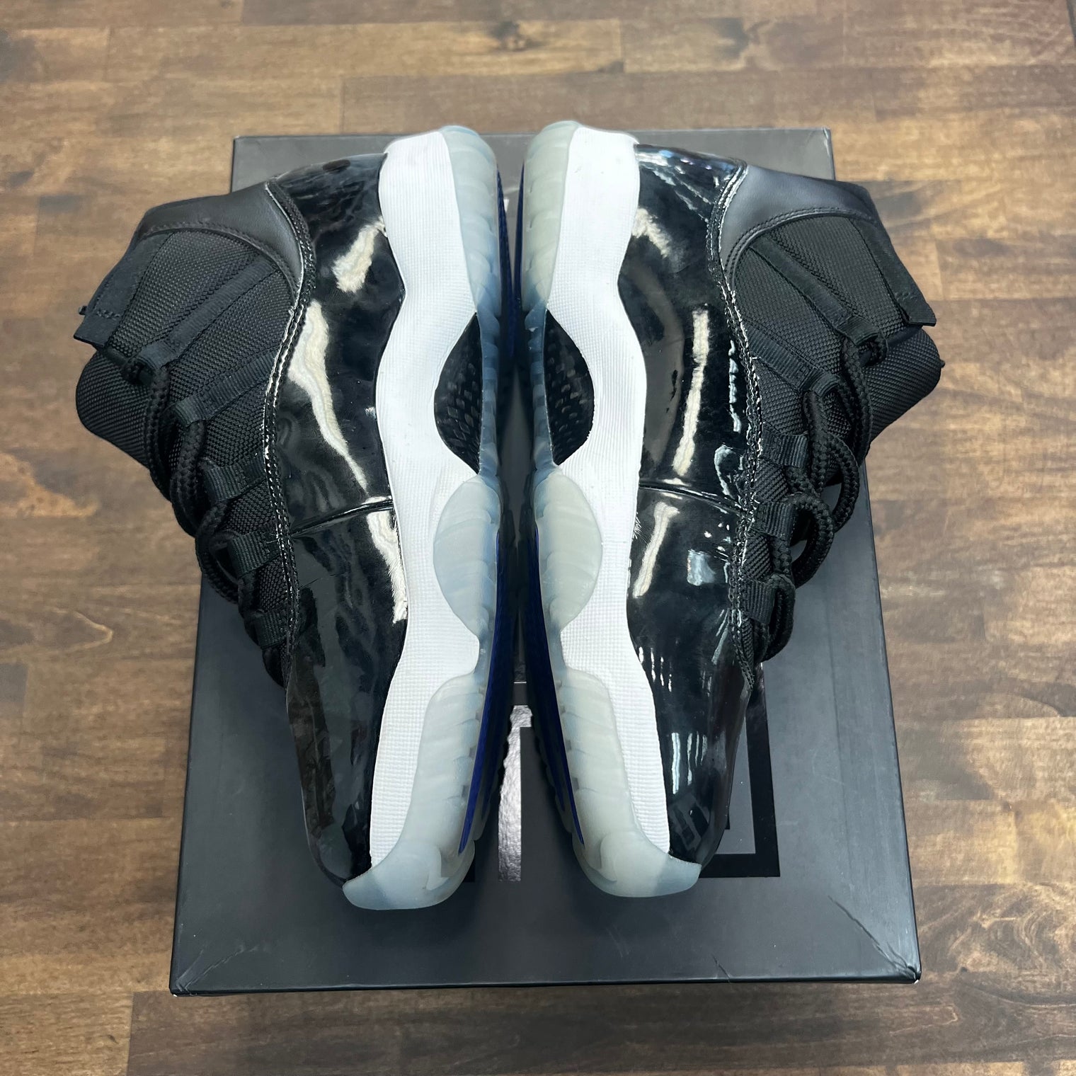 Space Jam Jordan 11 Retro (USED)