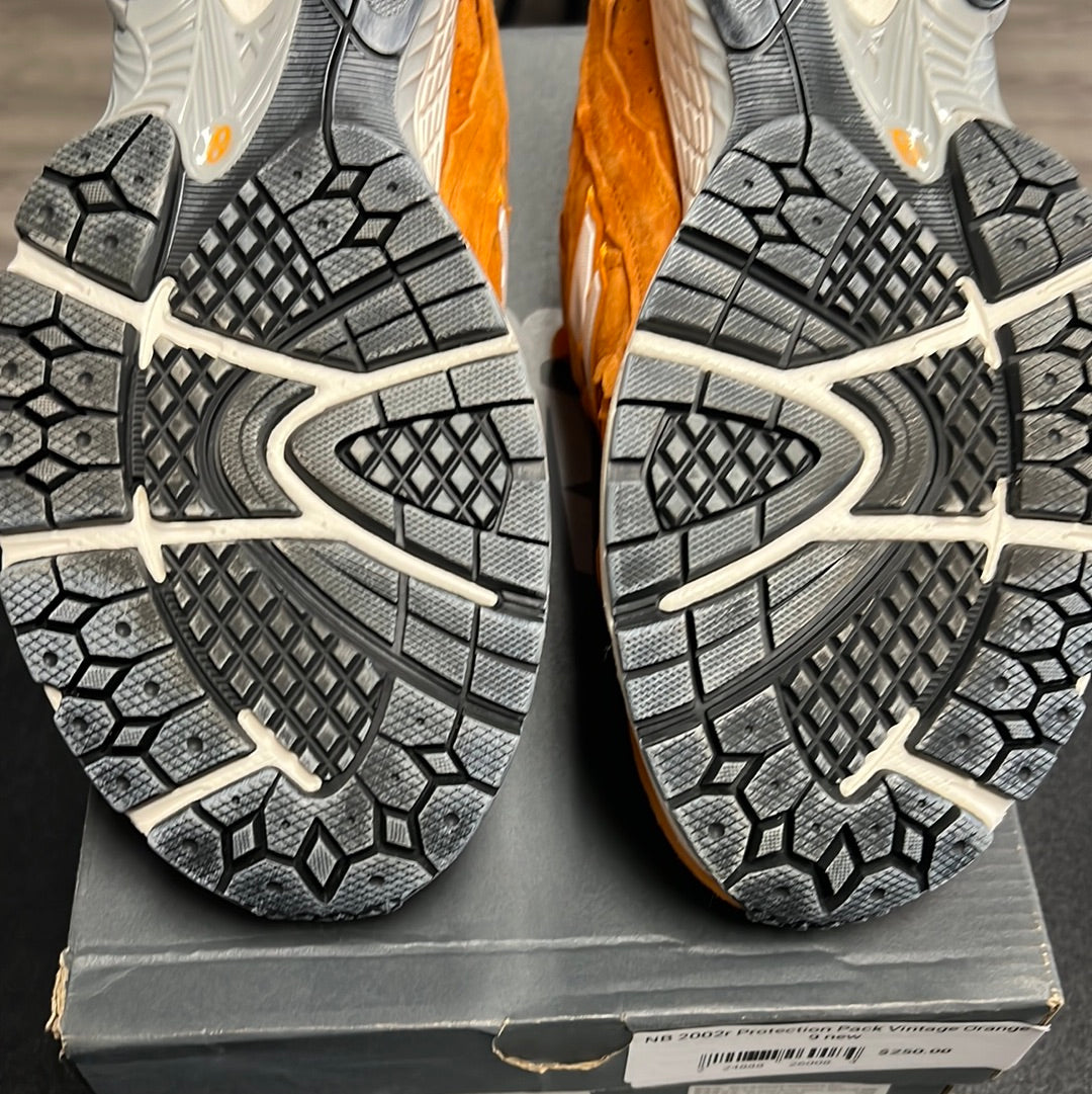 Protection Pack 2002R Vintage Orange (Worn once) (GN STEALS)