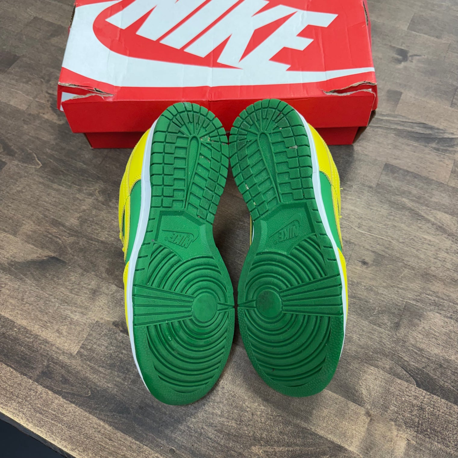 Reverse Brazil Nike Dunk Low (USED)