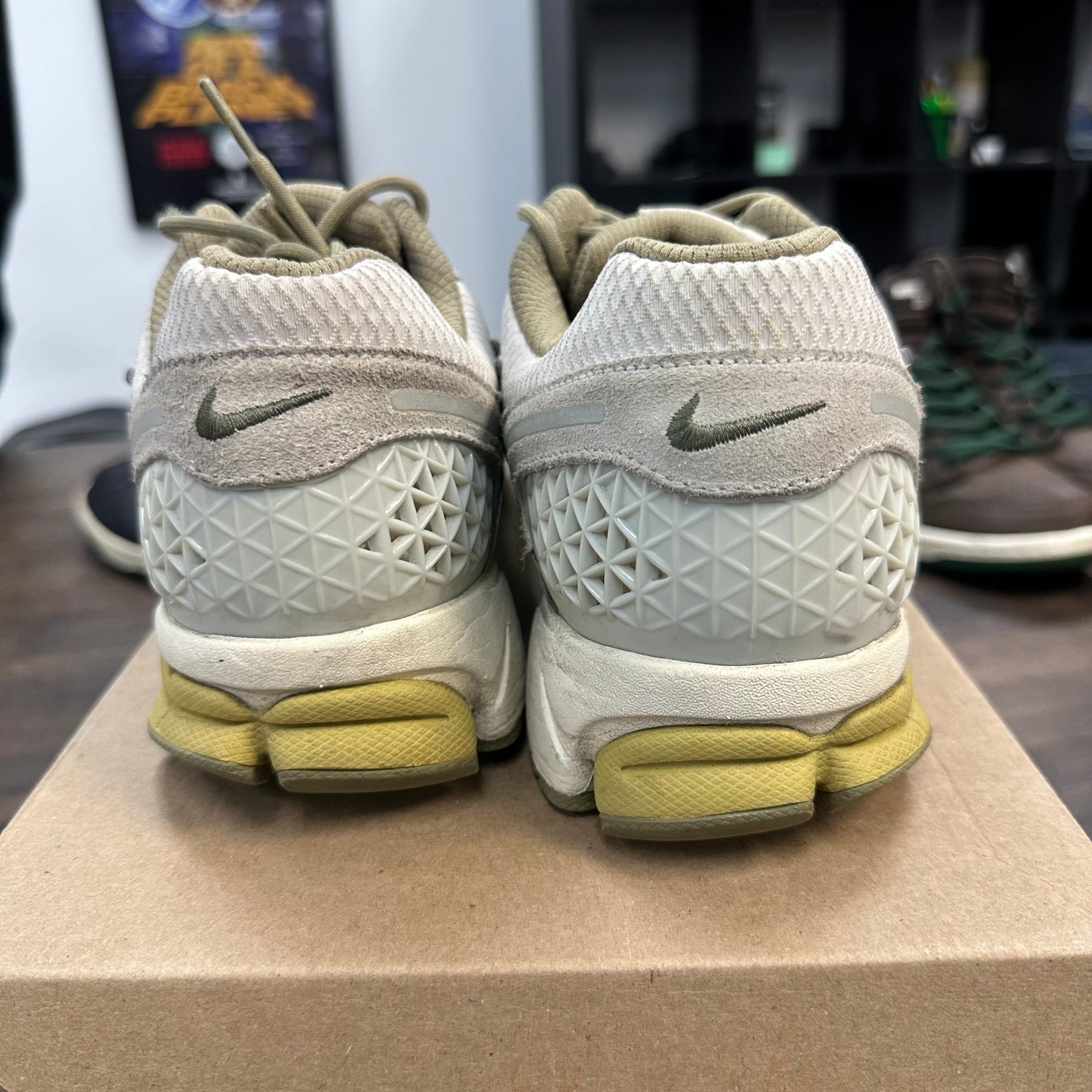 Nike Zoom Vomero 5 Neutral Olive (USED,No Box)