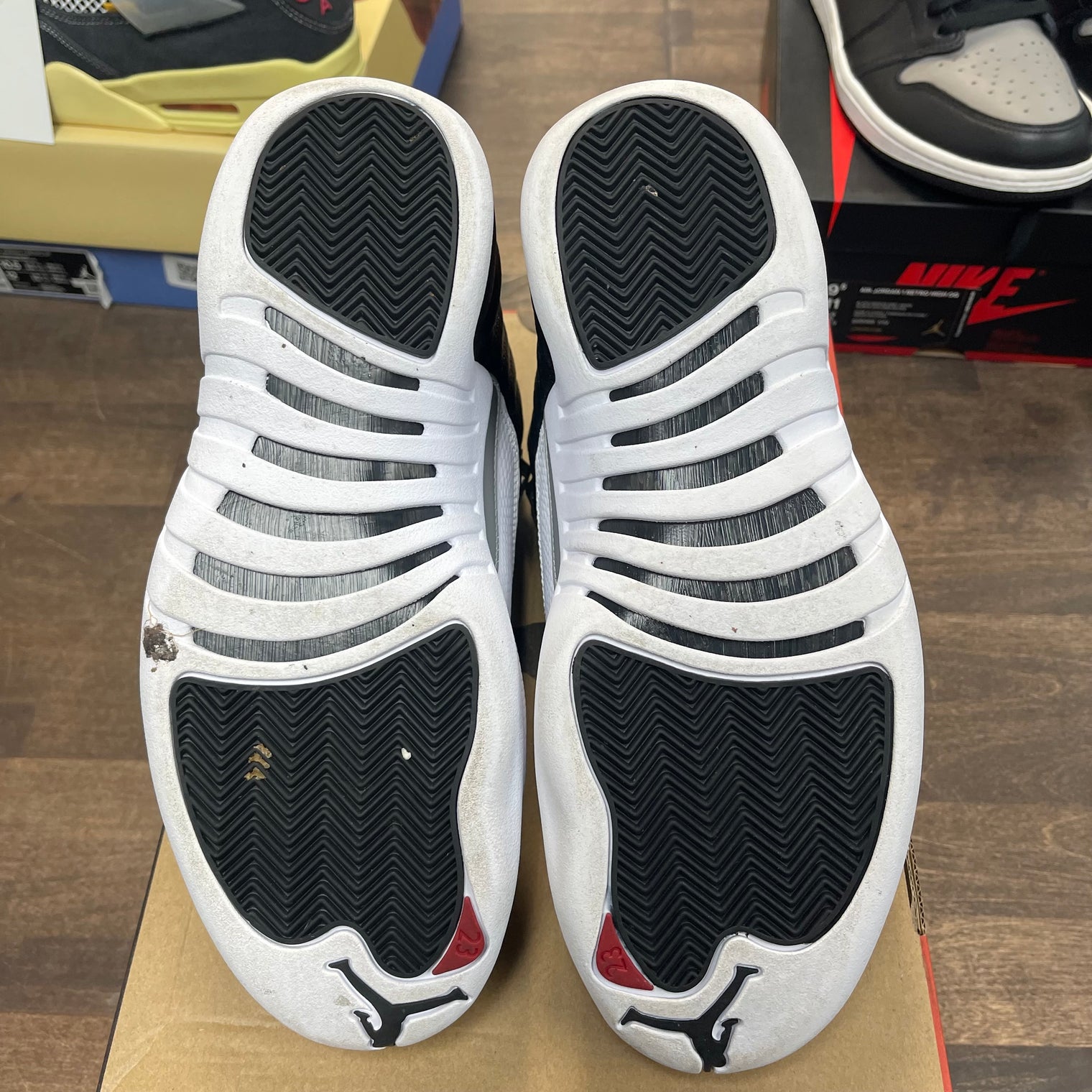 Playoff Jordan 12 (USED)