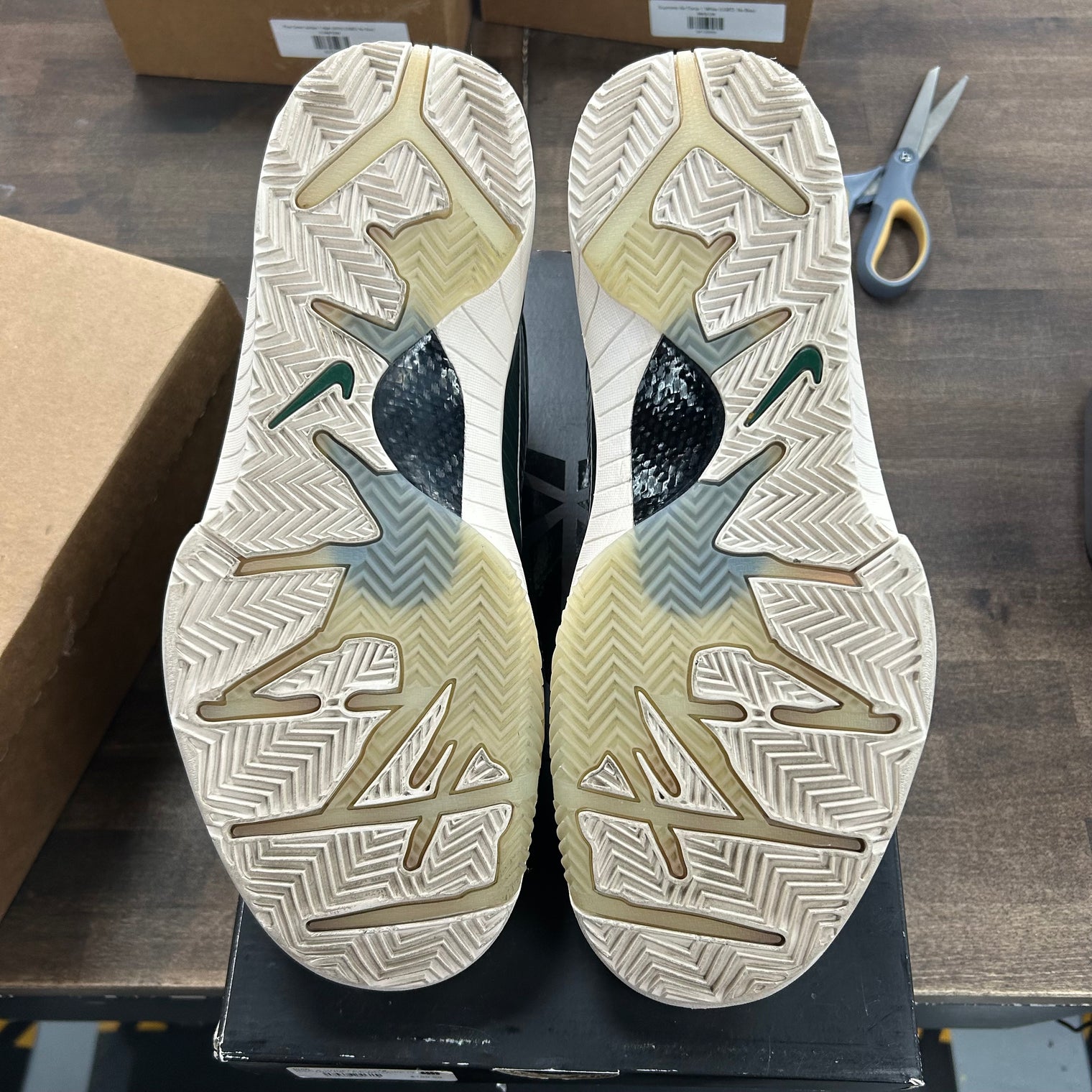 Undefeated Milwaukee Bucks Kobe 5 Protro (USED)