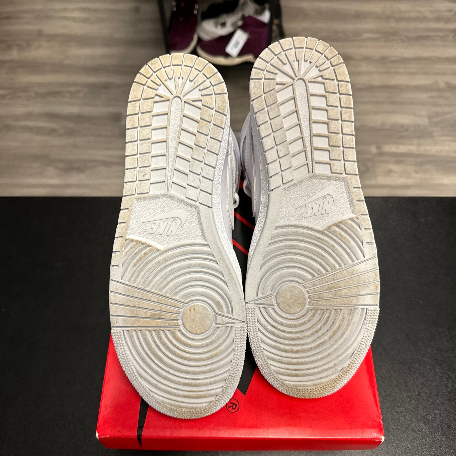 Neutral Grey 85 Jordan 1 High (USED)