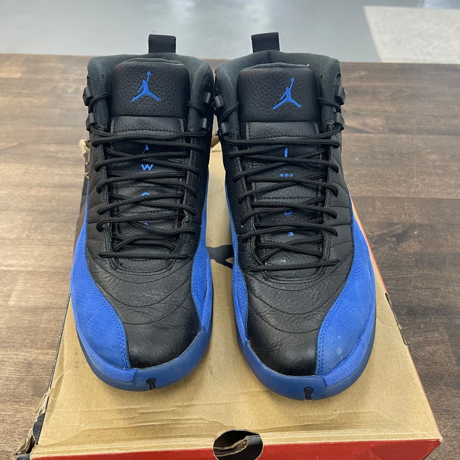 Hyper Royal Jordan 12 (USED)