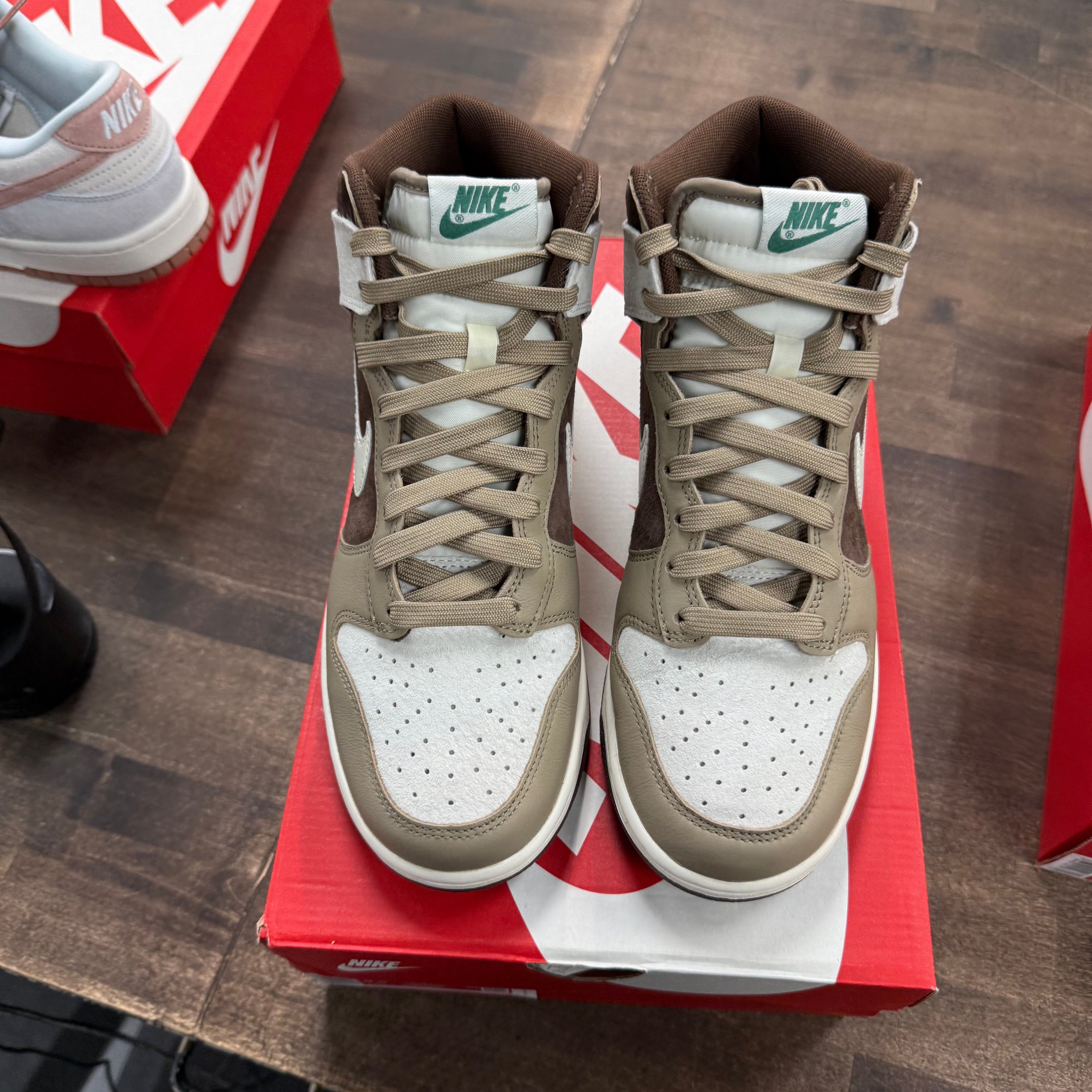 Nike Dunk High Light Chocolate (Men's) (US 8) (Lightly Worn) Size 8 (Pre-Owned) - Image 2