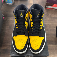 New Love Jordan 1 Retro Mid (2017) (USED)