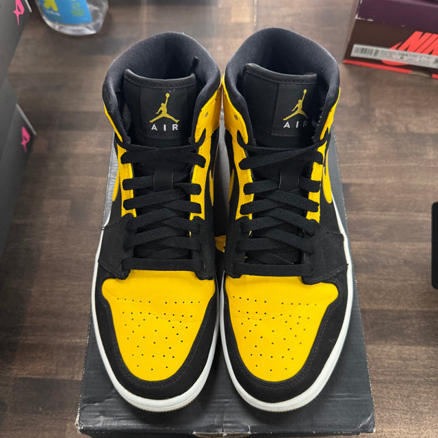 New Love Jordan 1 Retro Mid (2017) (USED)