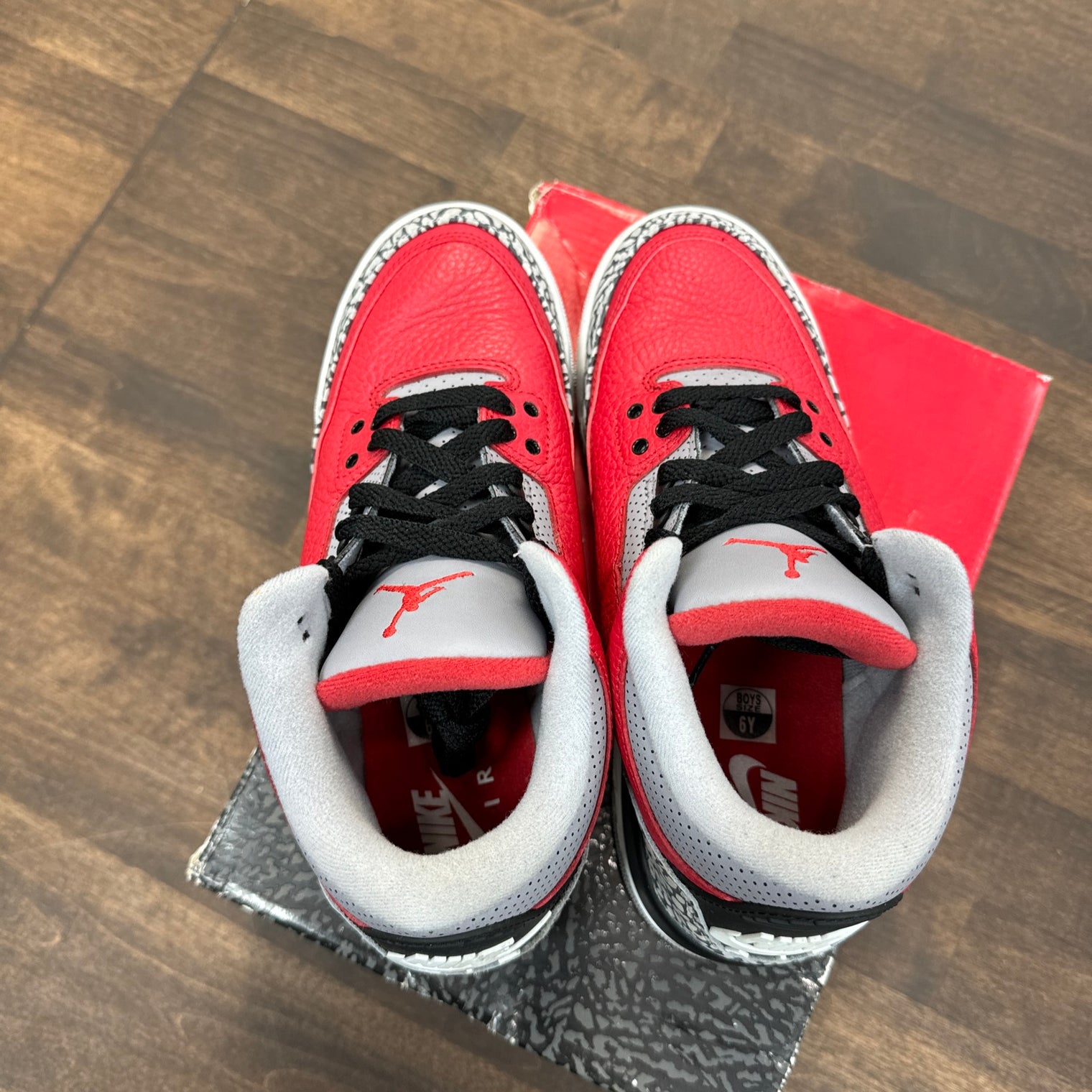 Nike GS Jordan 3 Red Unite (USED)