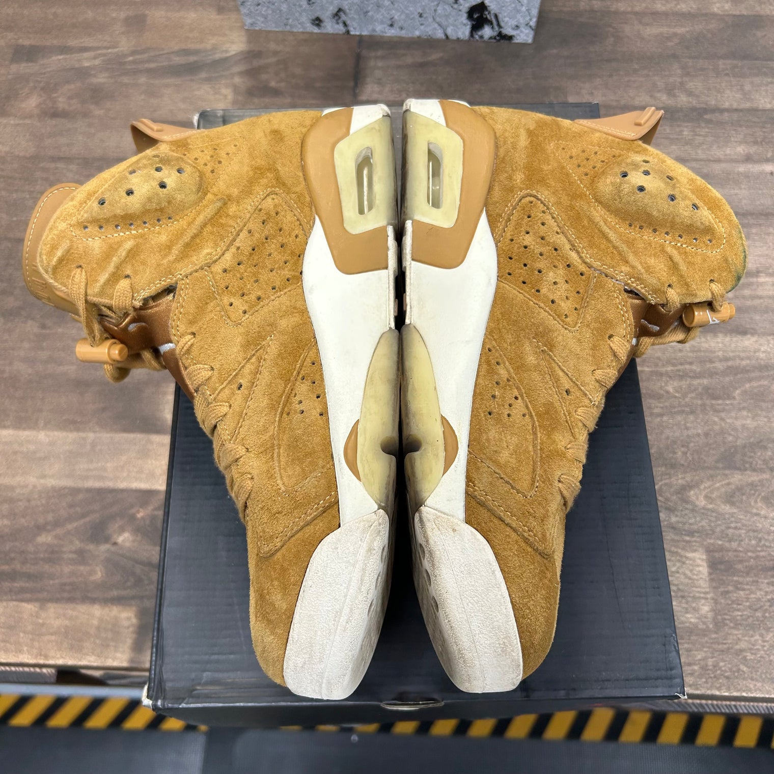 Wheat Jordan 6 Retro (USED)