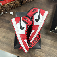 Chicago Jordan 1 Retro (2013) (Lightly Worn)