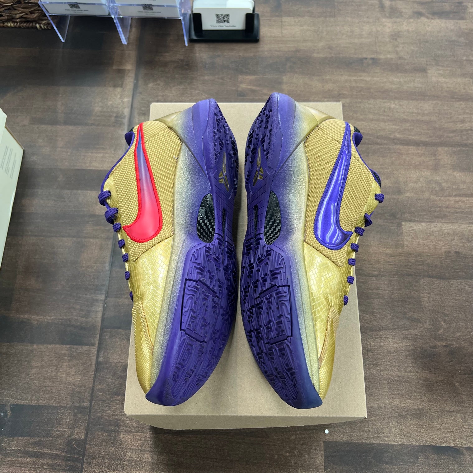 Undefeated Hall Of Fame Kobe 5 (USED, No Box)