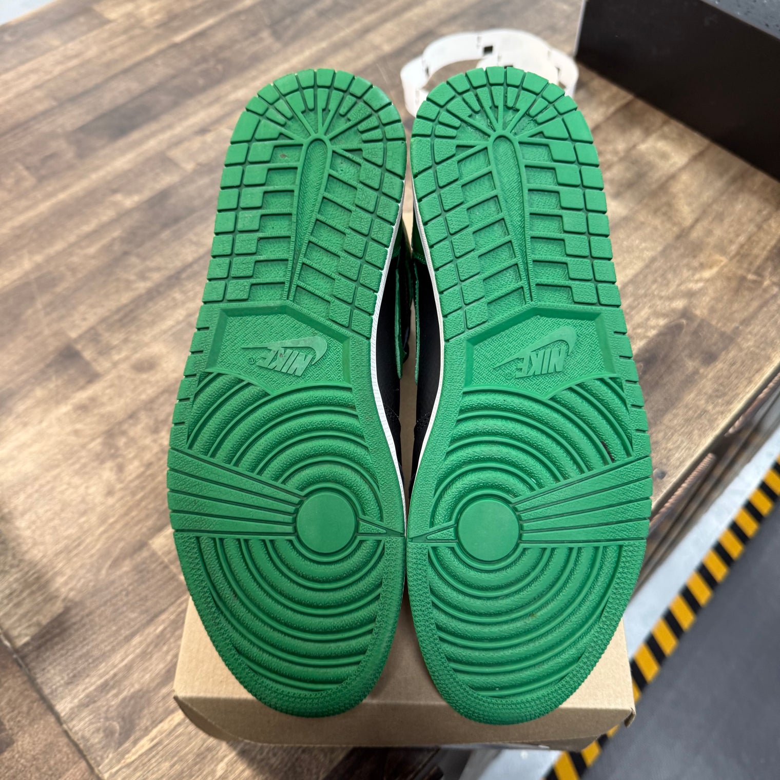 Pine Green Black Jordan 1 High (USED, No Box)