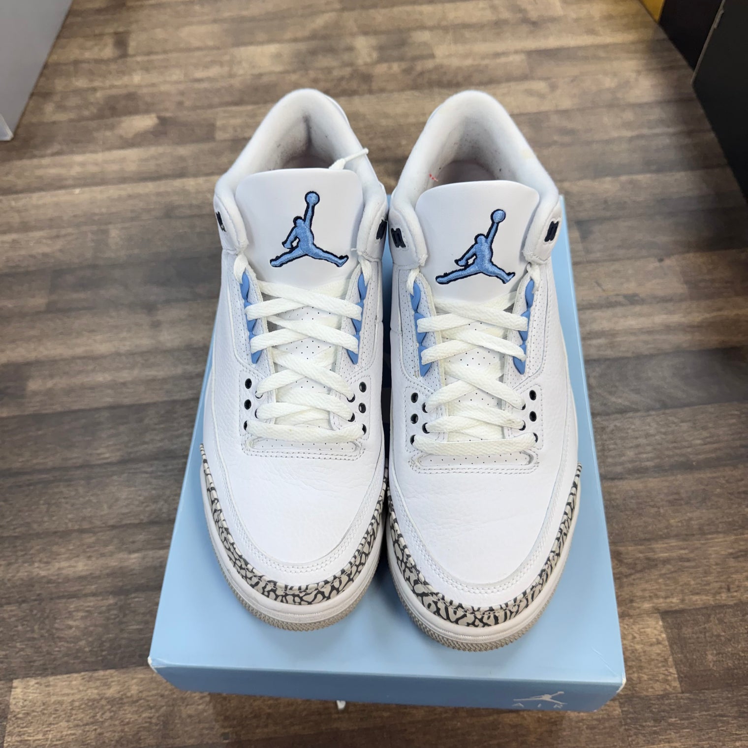 UNC Jordan 3 Retro (2020) (USED)