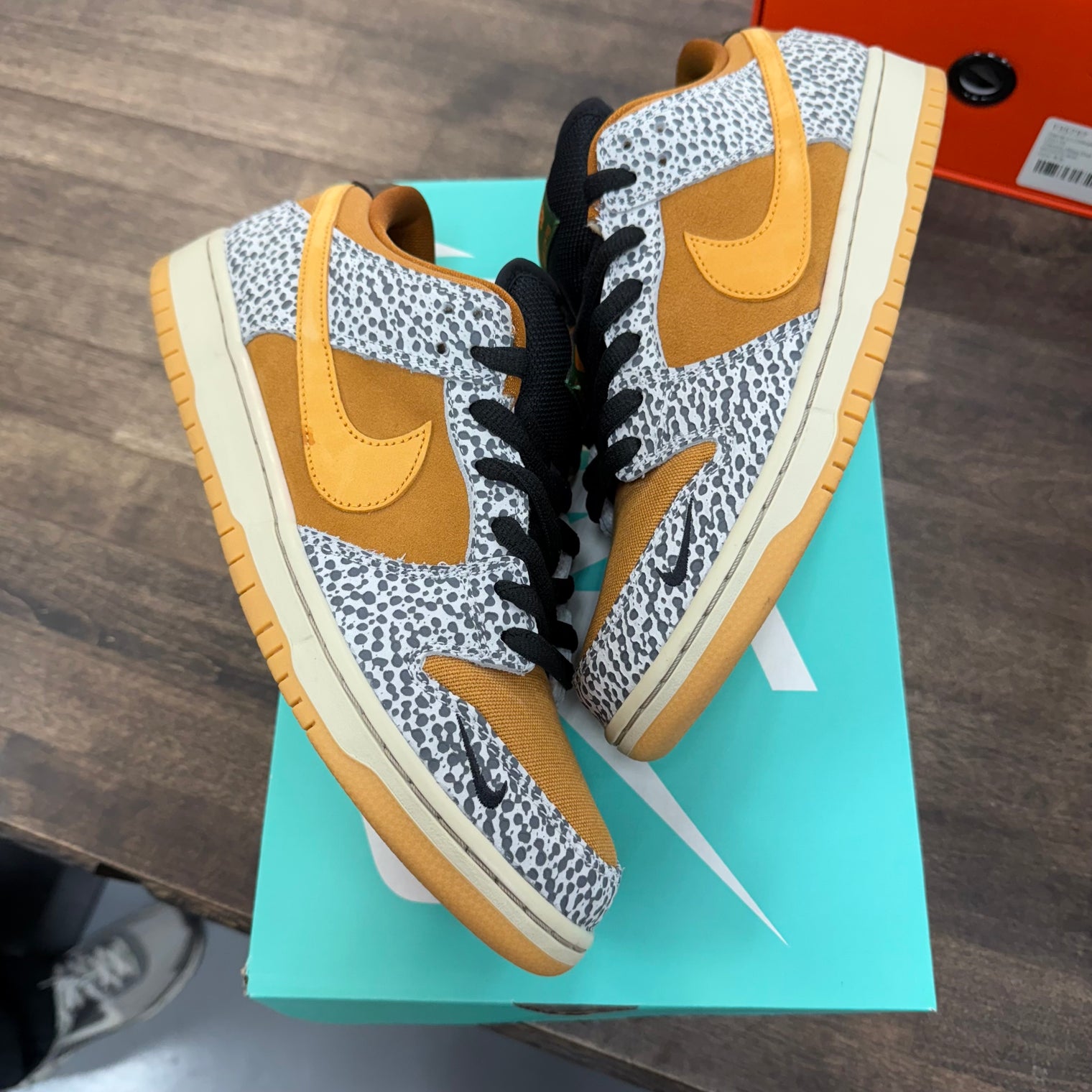 Safari SB Dunk Low (USED)
