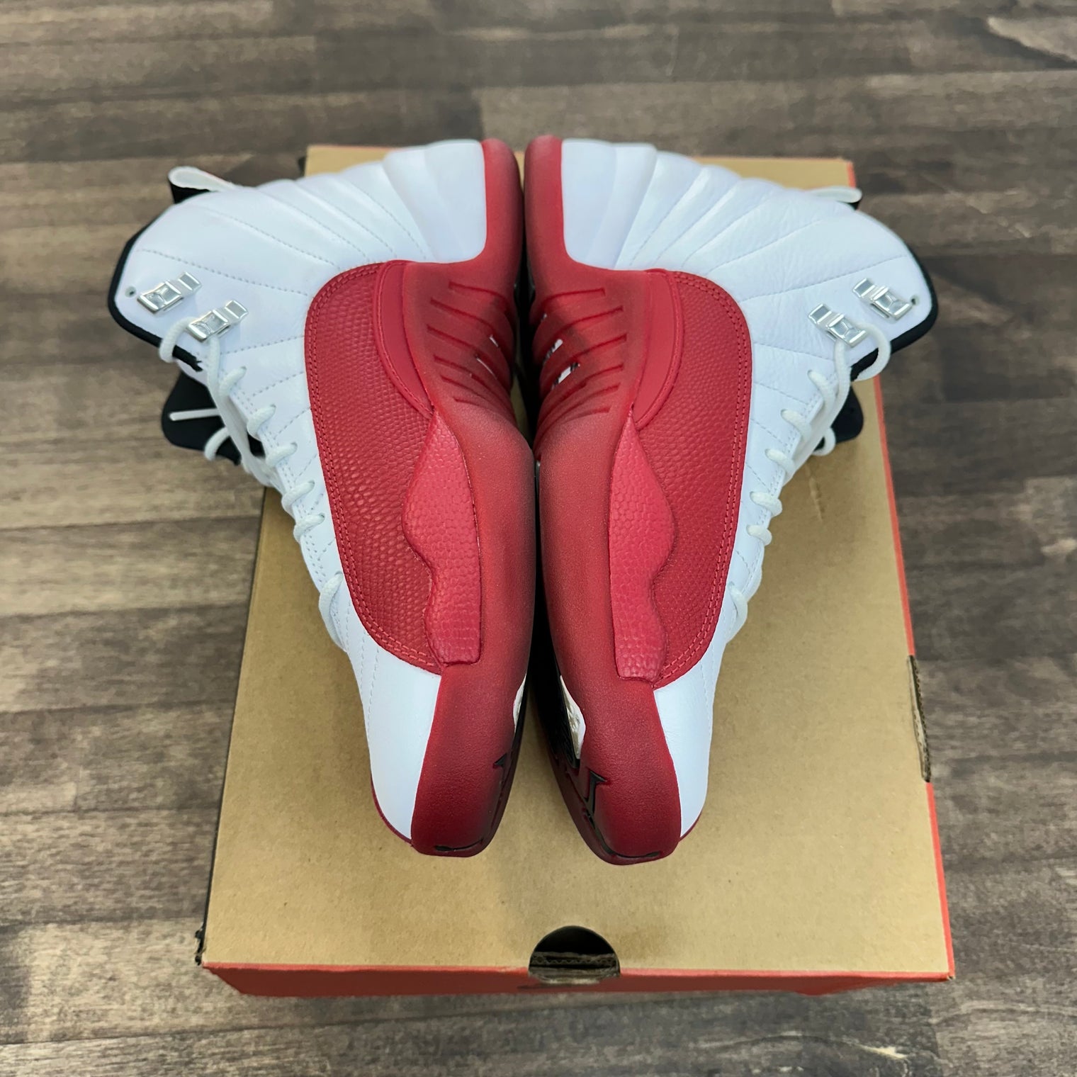 Cherry Jordan 12 Retro (USED)