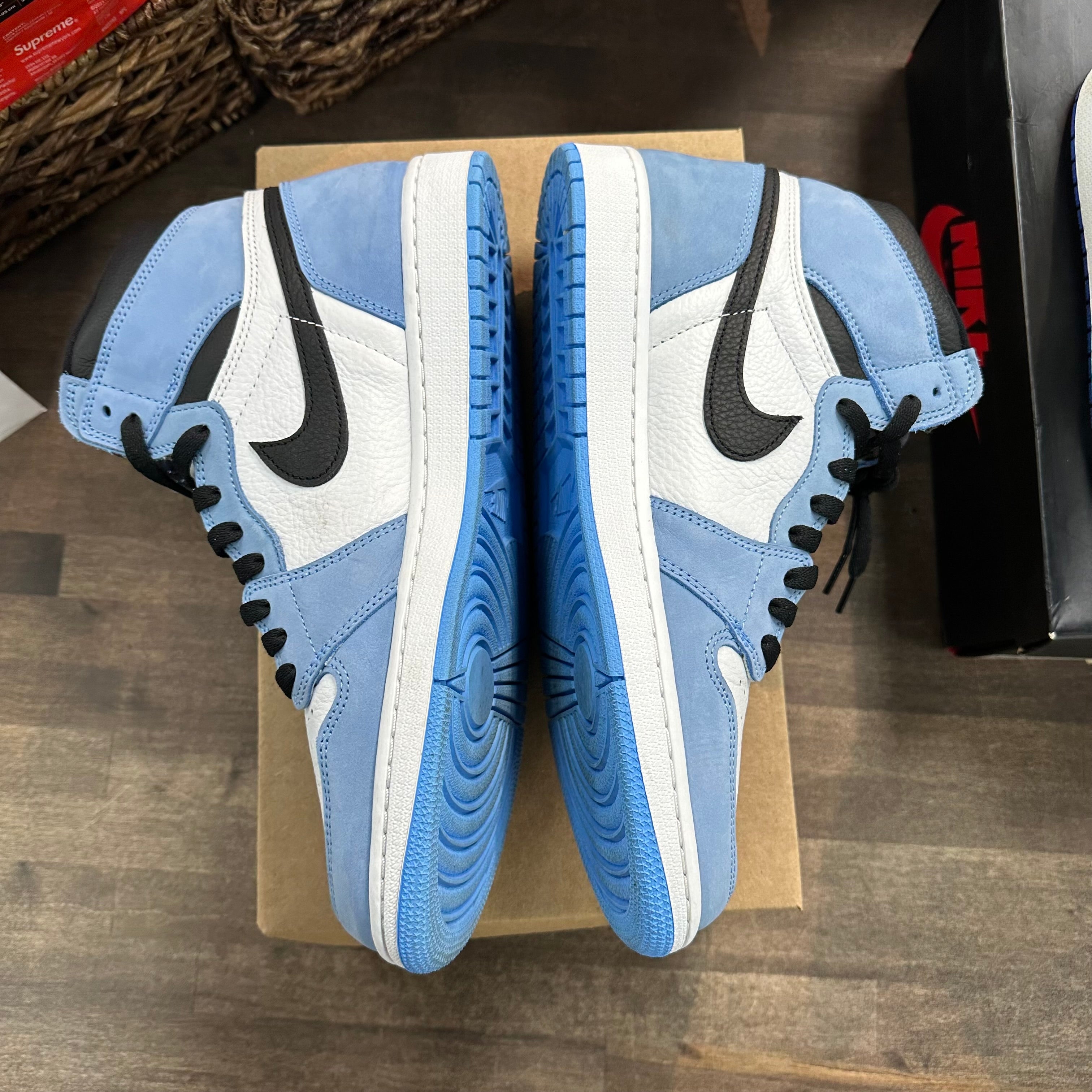 Jordan 1 Retro High OG University Blue Size 12 (Pre-Owned)