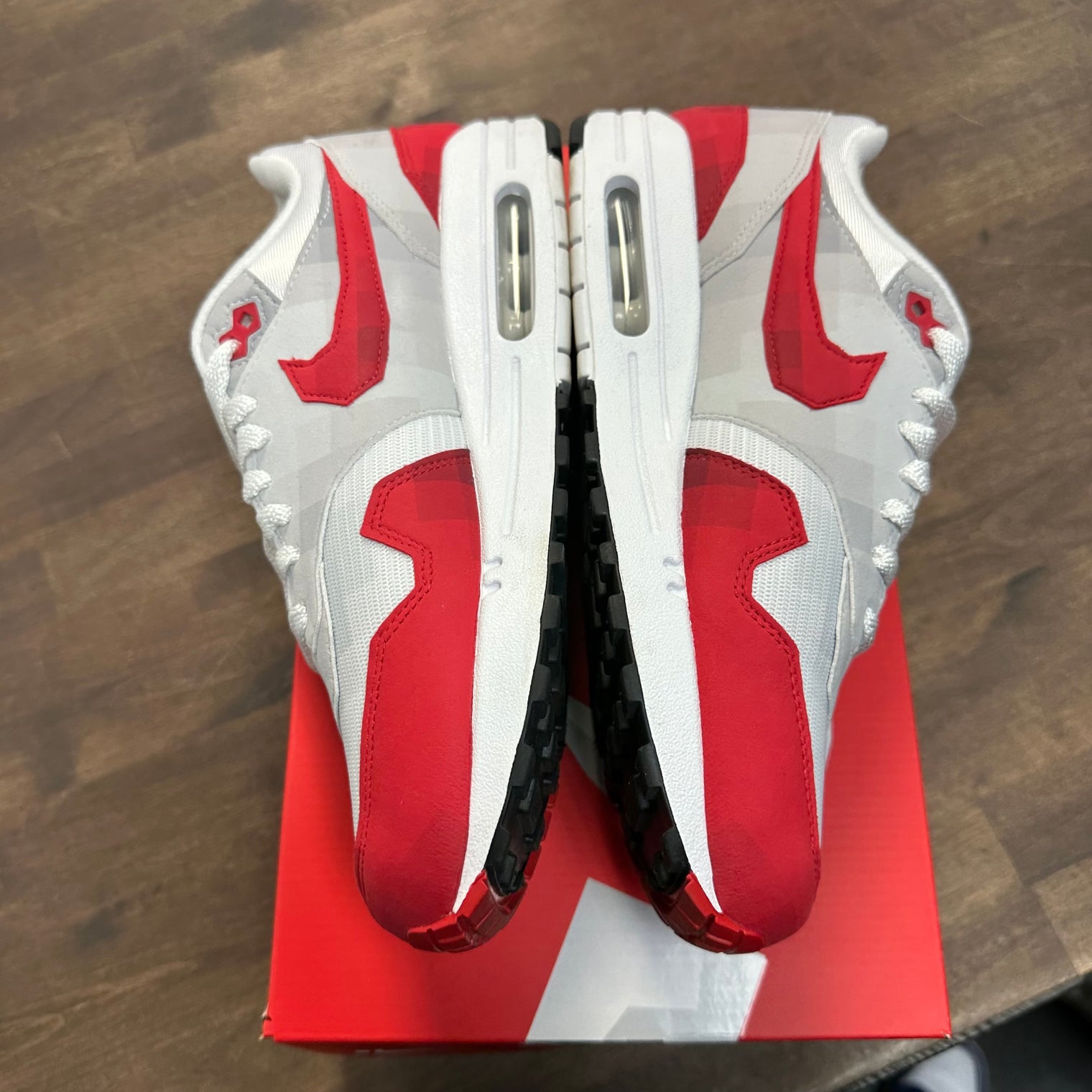 .SWOOSH Low Poly Air Max 1 University Red (USED)