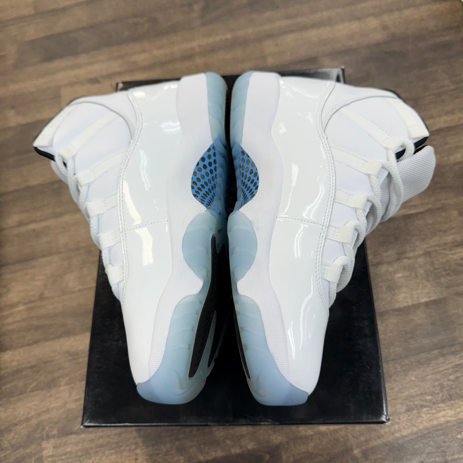 Legend Blue Jordan 11 (2025) (USED)