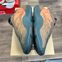 Copper Fade Yeezy 700 V3 (USED)