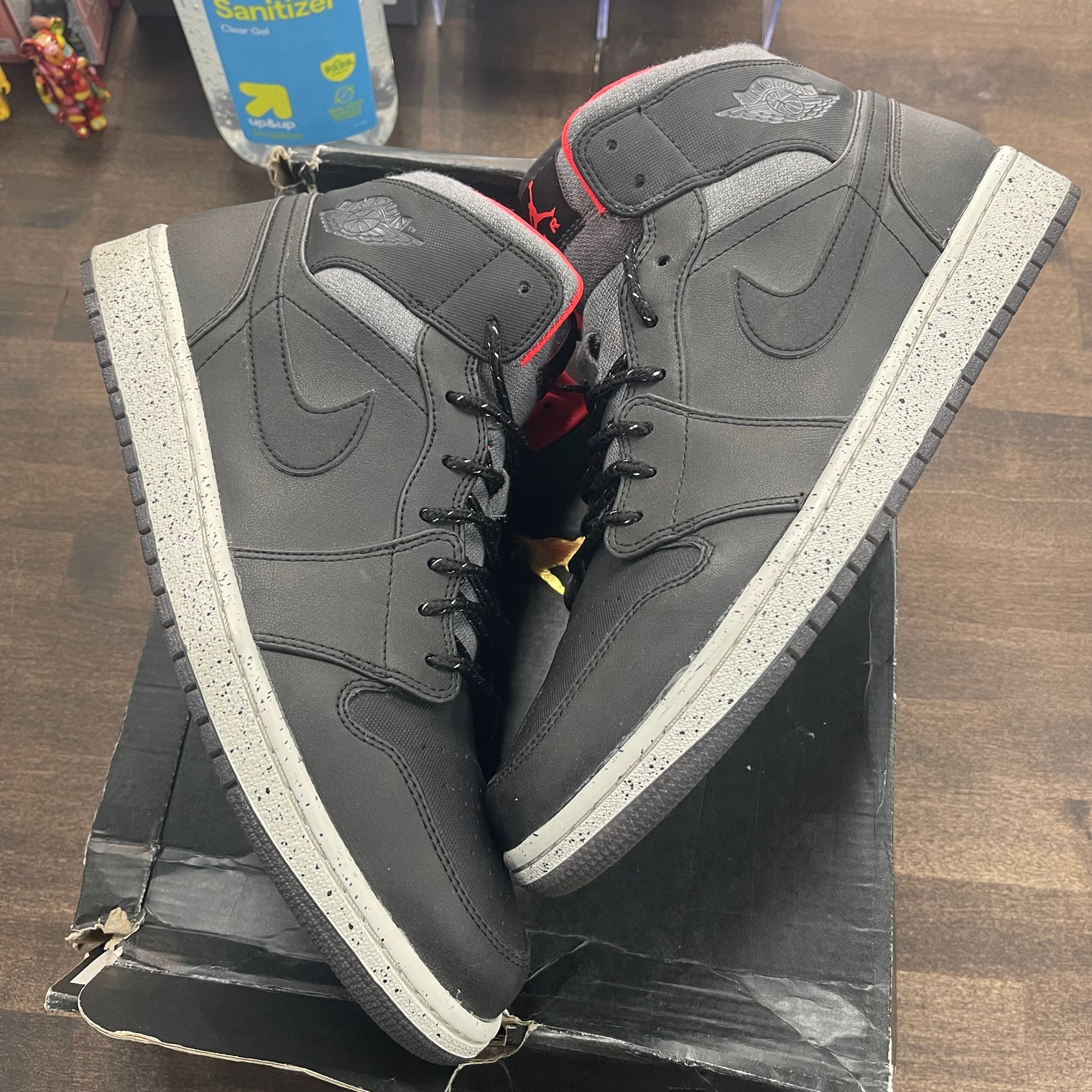 Holiday Jordan 1 Mid (USED)