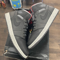 Holiday Jordan 1 Mid (USED)