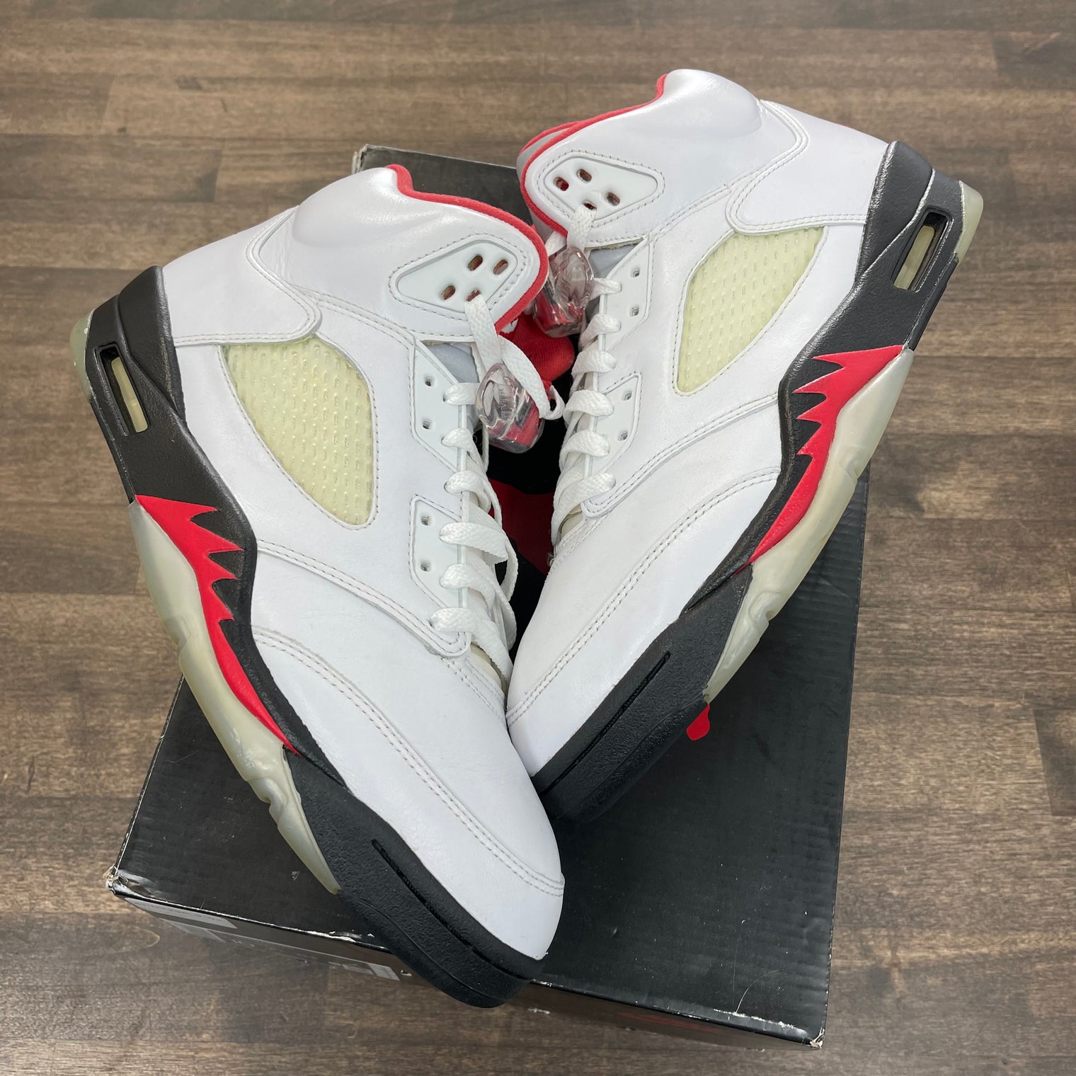 Fire Red Jordan 5 (2020) (USED)