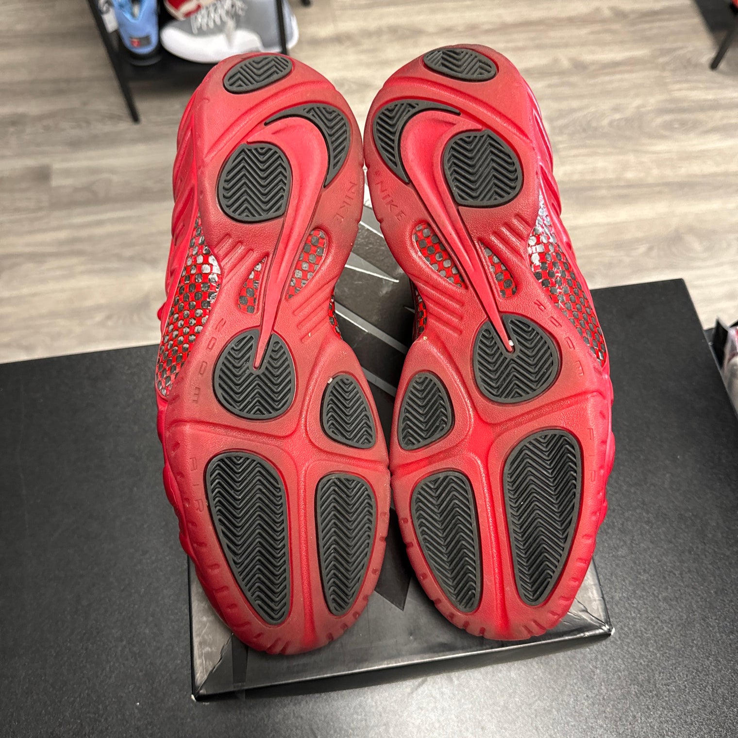 Red October Nike Air Foamposite (USED)