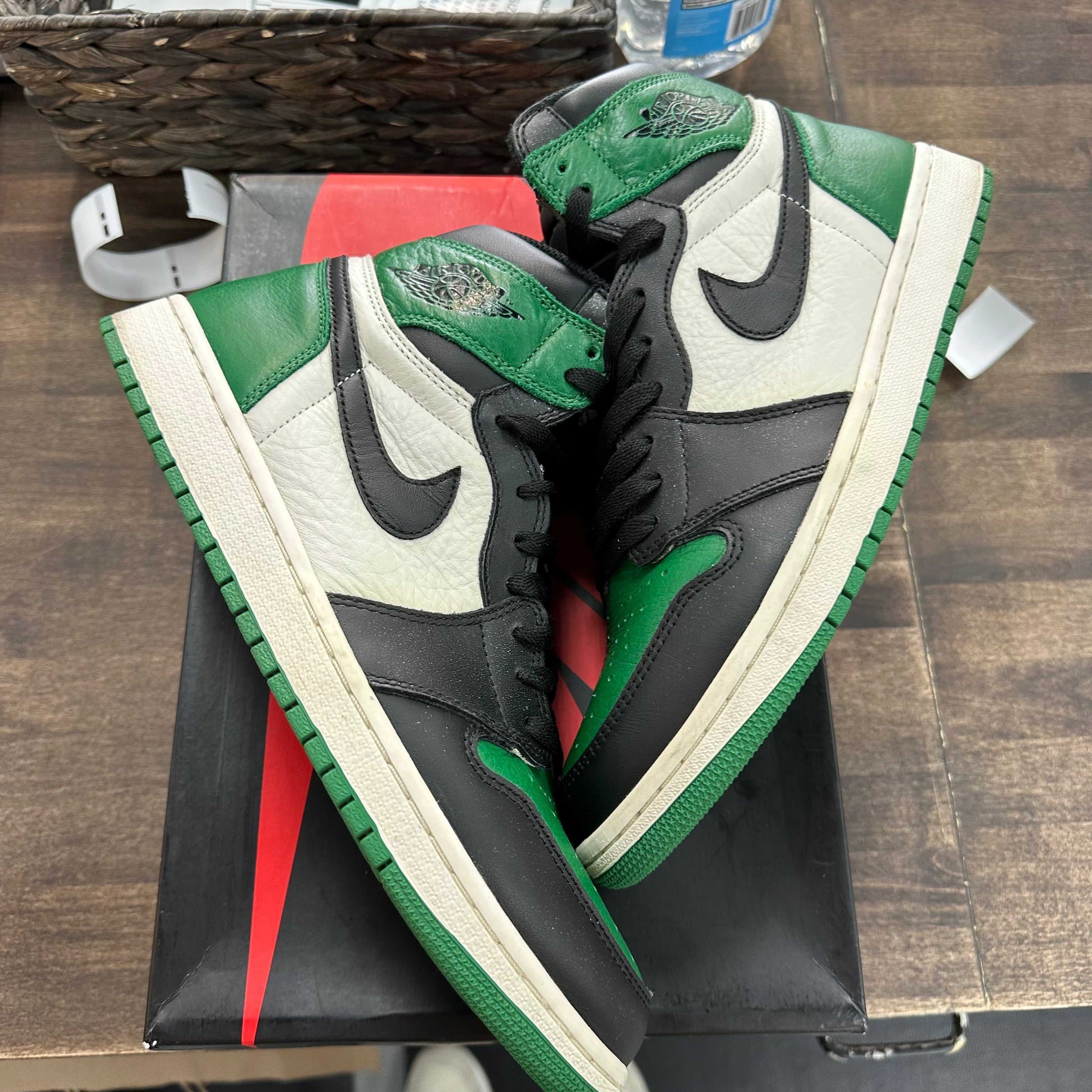 Jordan Pine Green Jordan 1 High (USED) Size 11 (Pre-Owned) - Image 1