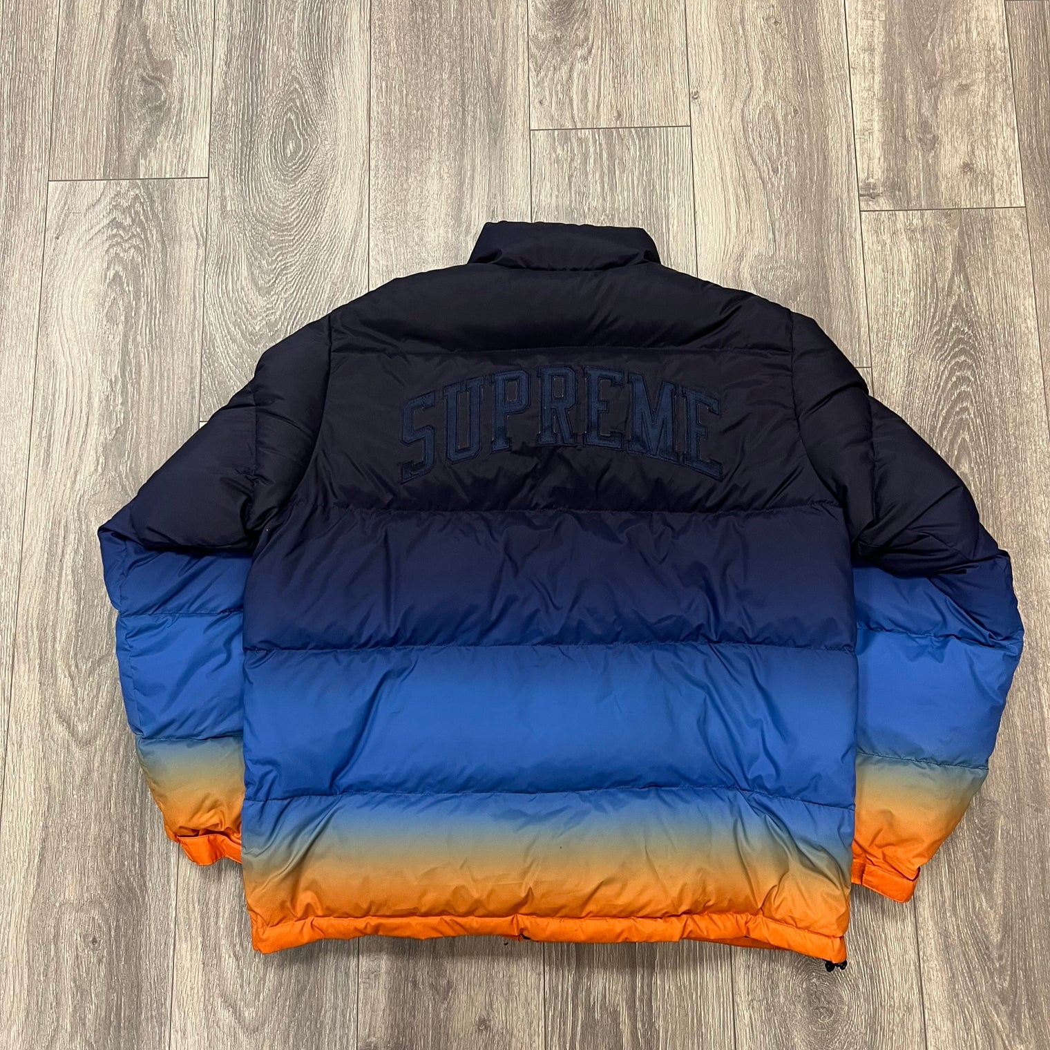 Gradient Puffer Jacket Supreme Navy (USED)
