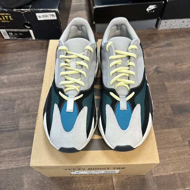 Waverunner Yeezy 700 (USED)