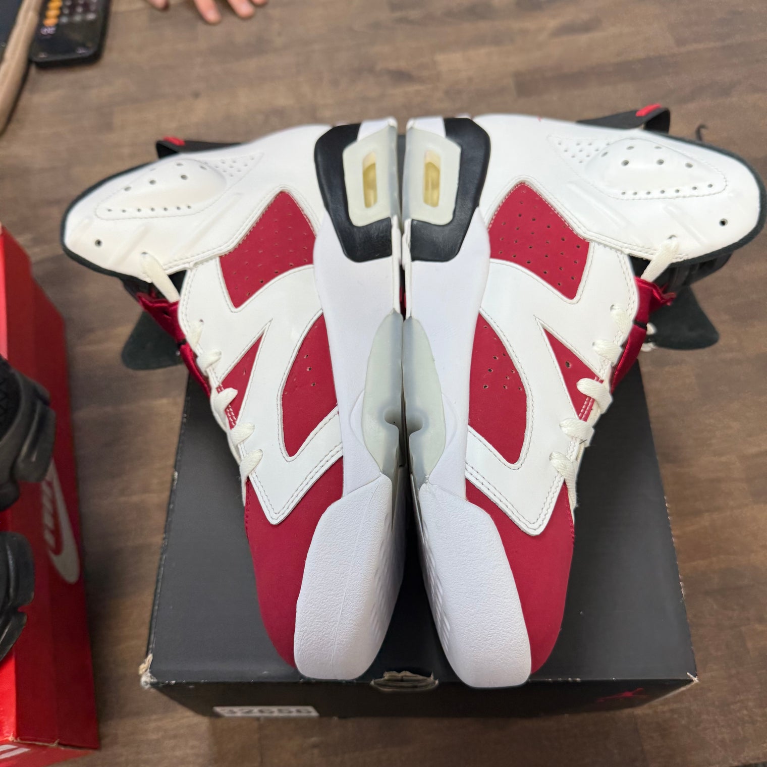 Carmine Jordan 6 Retro (USED)