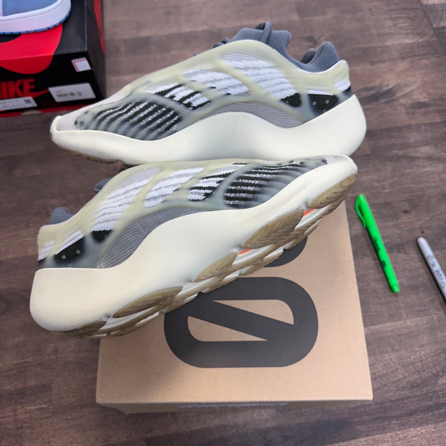 Fade Salt Yeezy 700 V3 (USED, No Insoles)