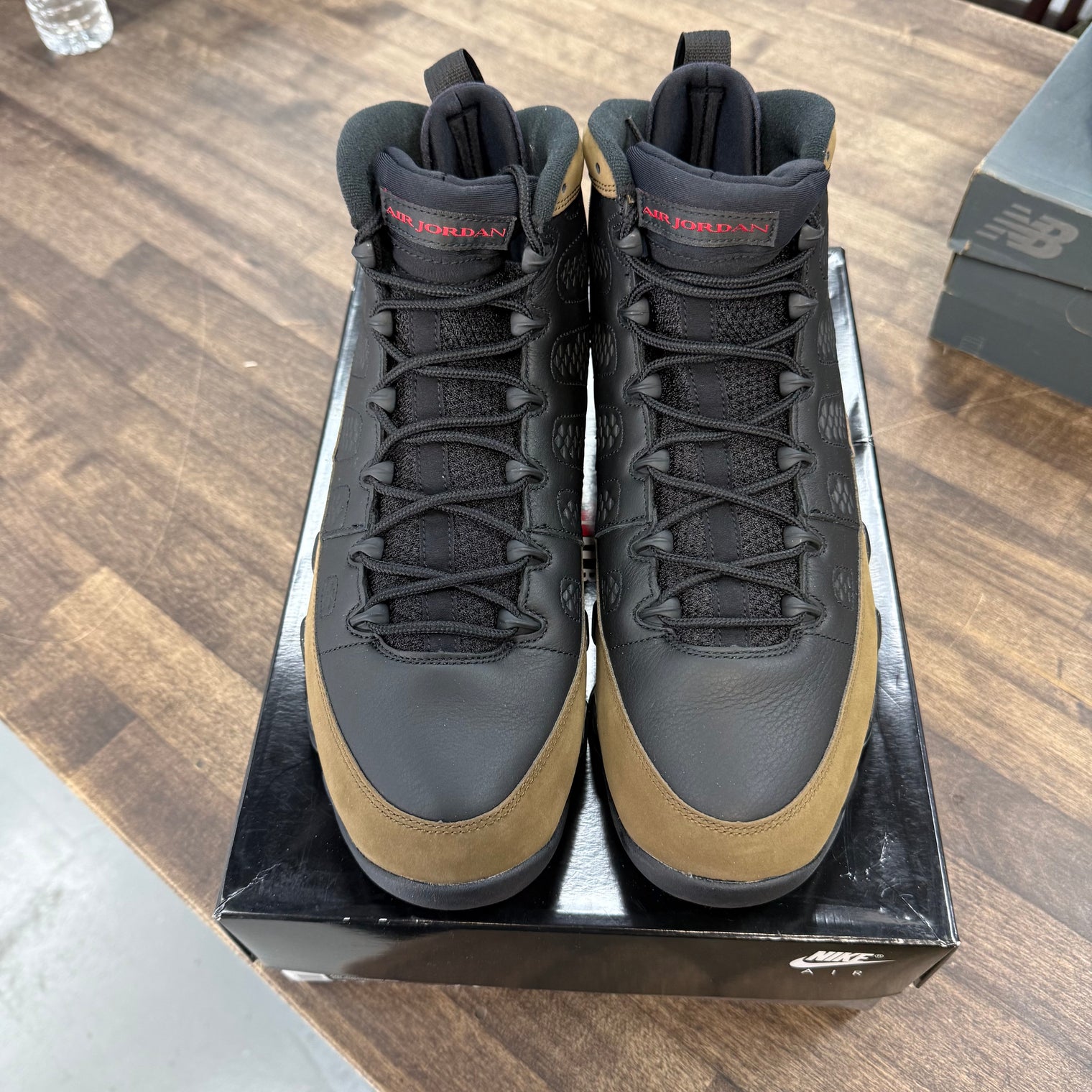 Olive Jordan 9 Retro (USED)