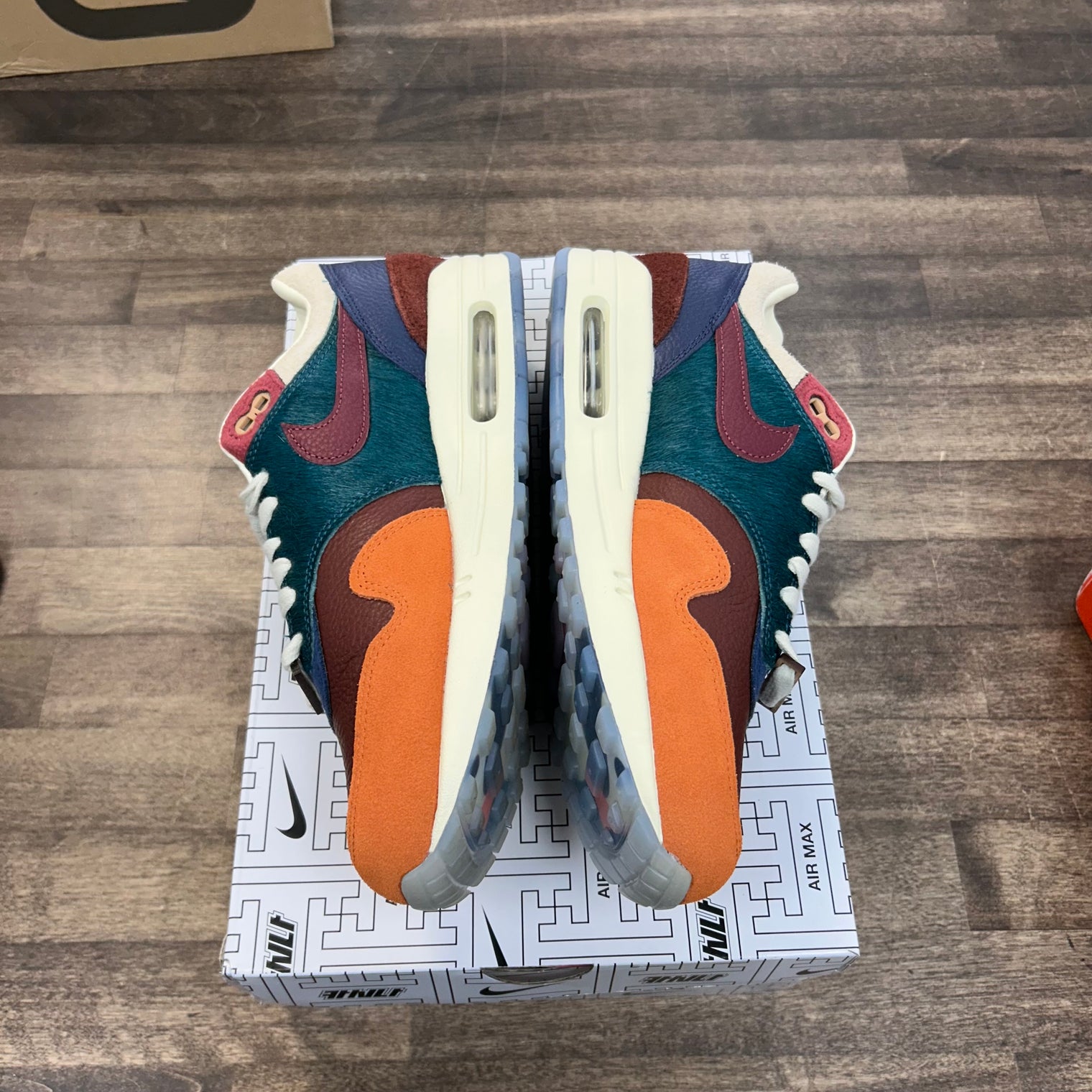 Kasina Won-Ang Orange Nike Air Max 1 (USED)