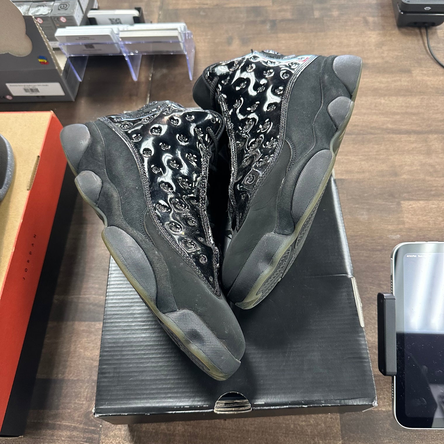 Cap n Gown Jordan 13 (USED)