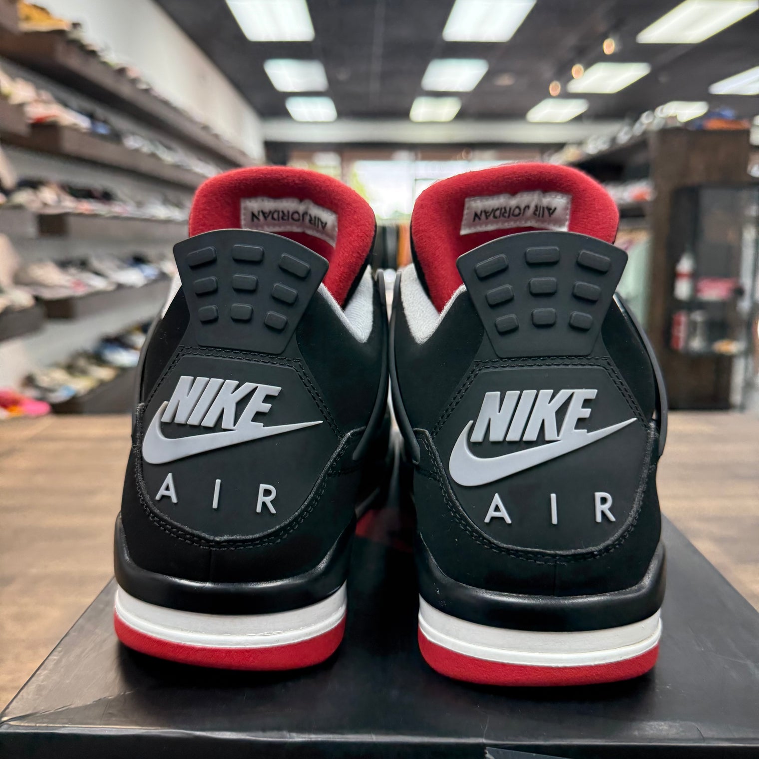 Bred Jordan 4 2019 (USED)