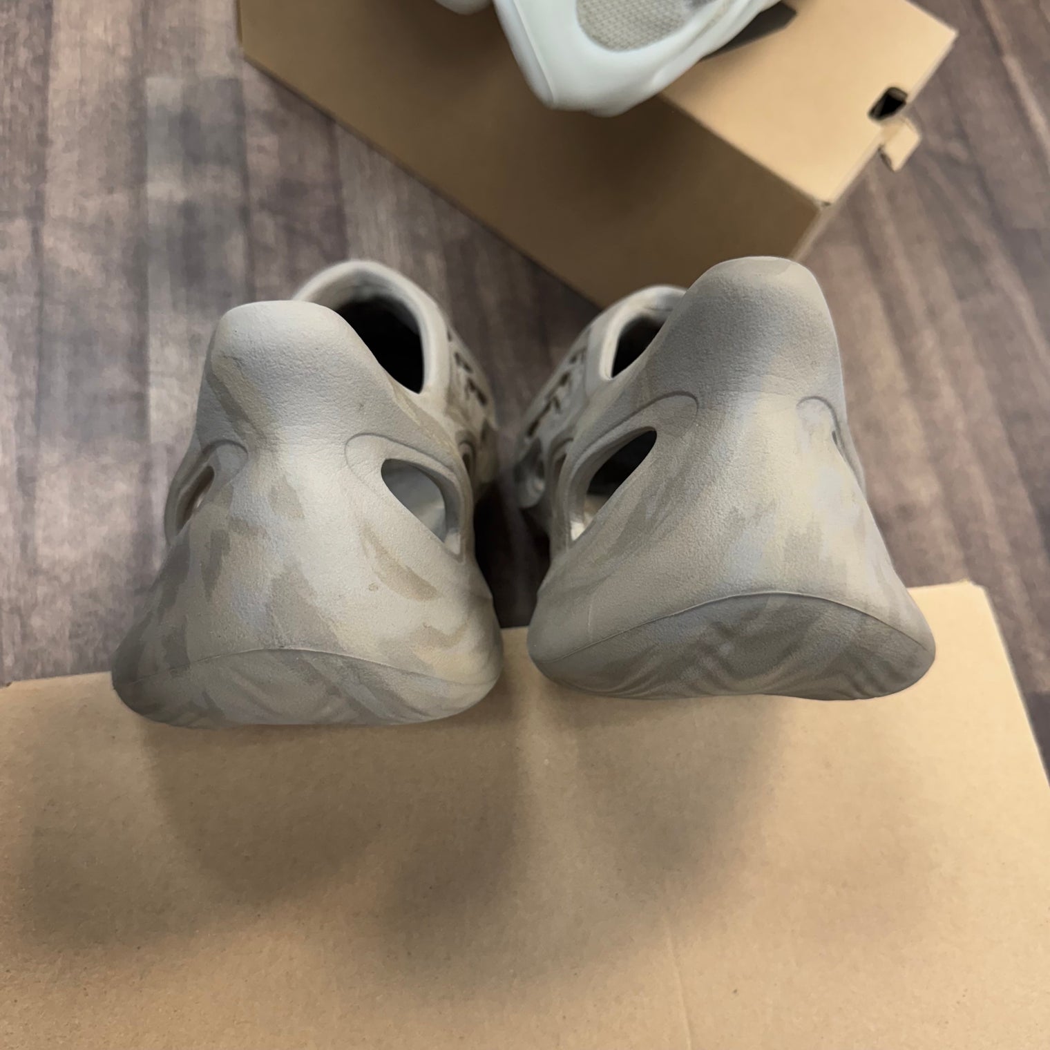 Stone Sage Yeezy Foam RNNR (USED)