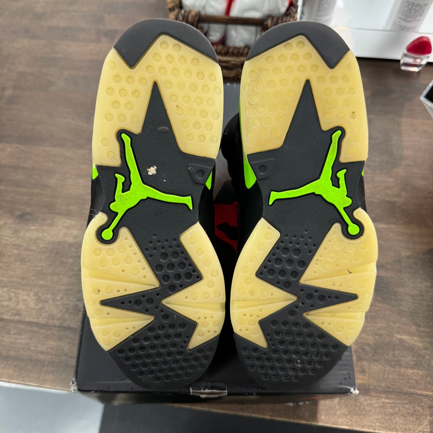 Electro Green Jordan 6 (USED)