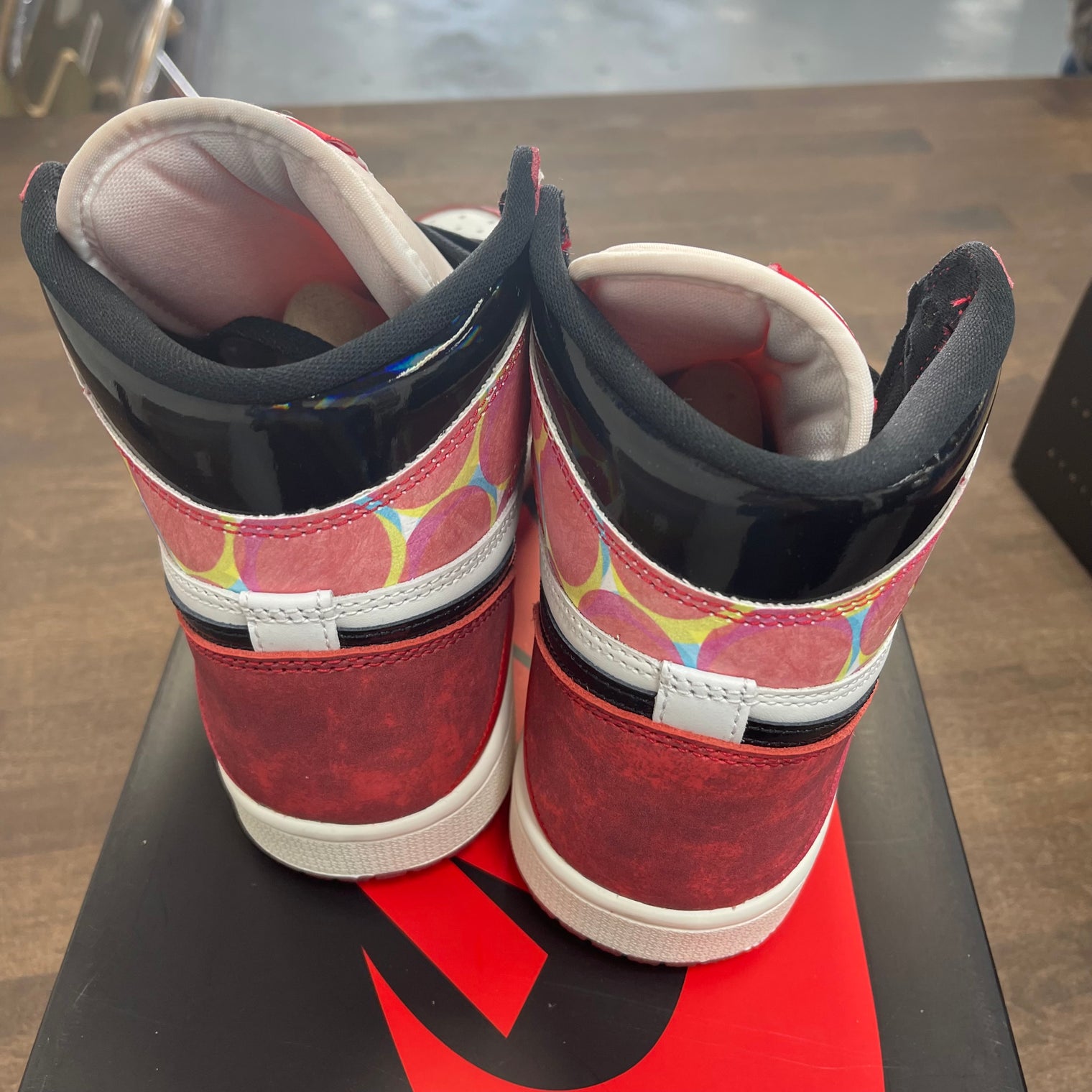 Spider-verse Spiderman Jordan 1 High (USED)