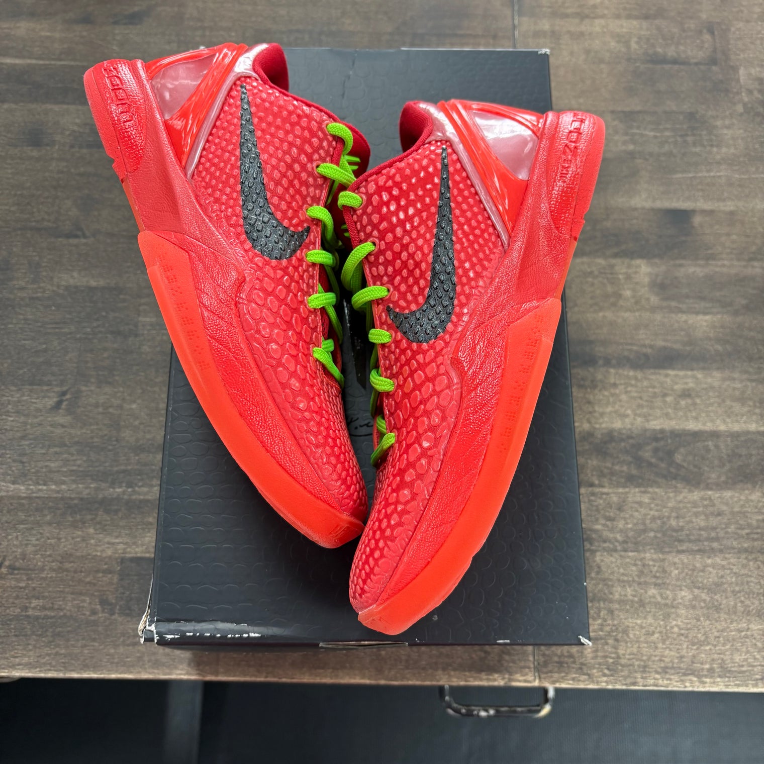 Reverse Grinch Kobe 6 Protro (USED)
